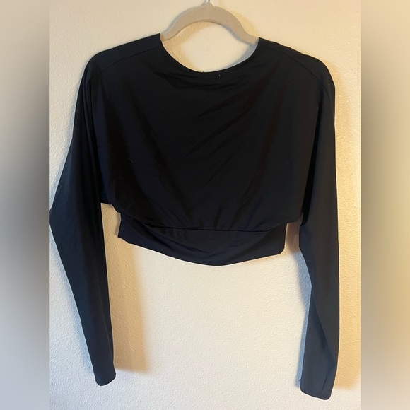 Garage black cropped long sleeve - Picture 2 of 3
